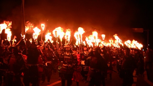 日本一の松明(たいまつ)武者行列｜日本一ネット